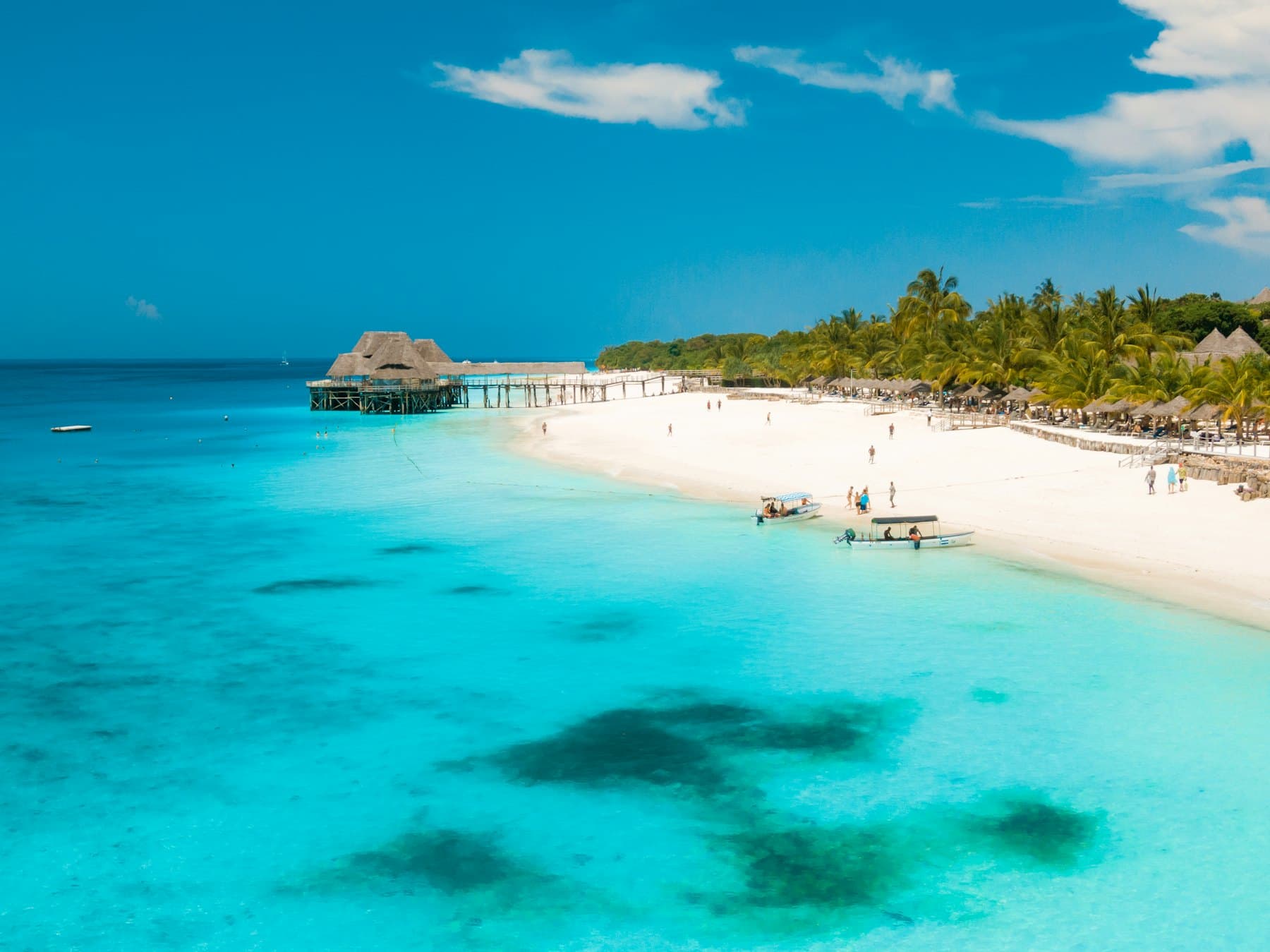 Plage de sable blanc à Zanzibar